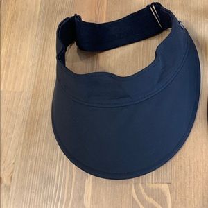Lululemon women’s black visor